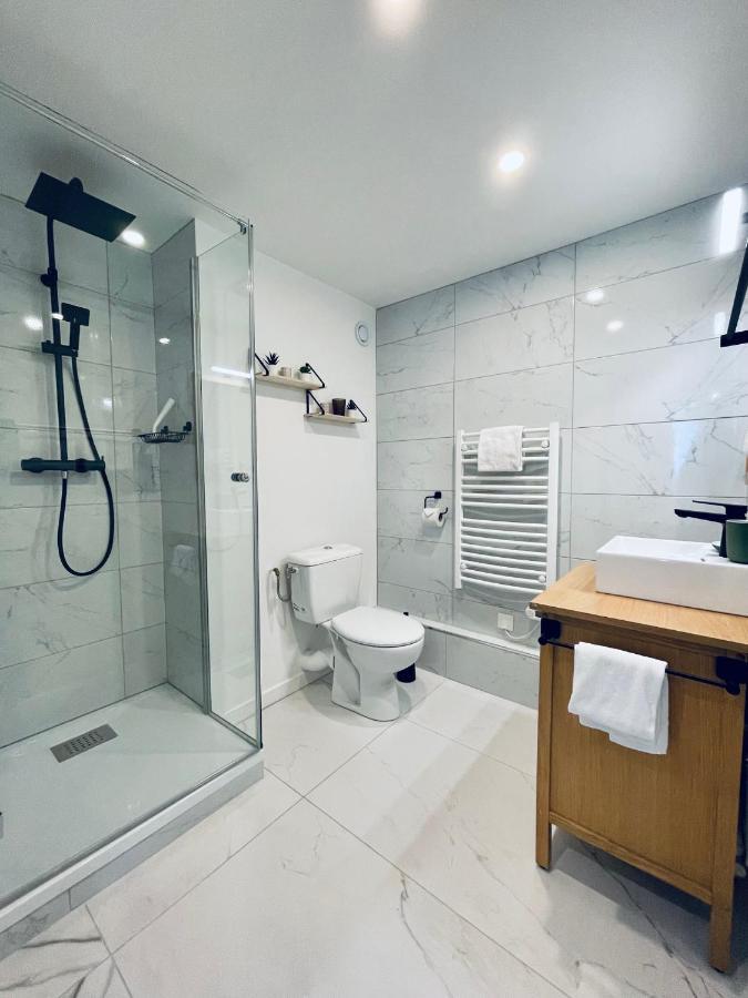 * Adelaide * Opera * Apartment *